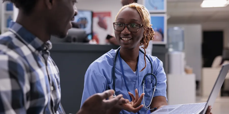 Consultation de médecine du travail sur le lieu de travail